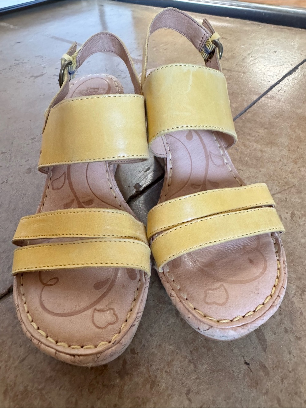 Born amabel wedge sandals in a sunflower yellow cork platform heel size 7